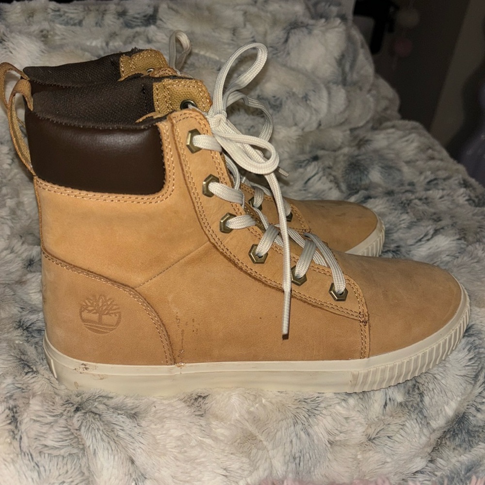 TIMBERLAND WOMEN SKYLA BAY 6 INCH BOOT WHEAT NUBUCK 8